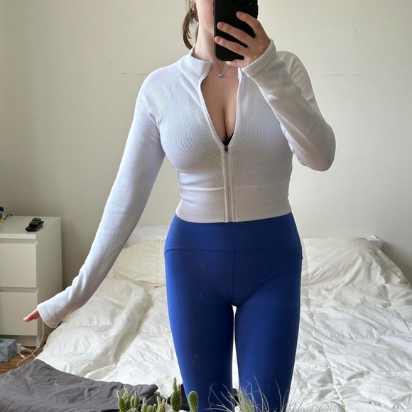 White zip-up long sleeve sweatshirt - Picture 1 of 8